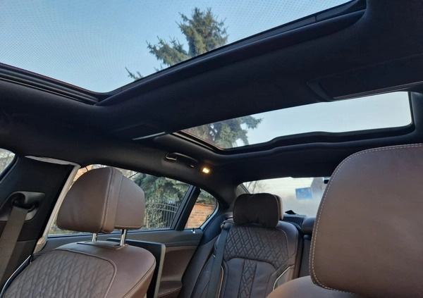 BMW Seria 7 cena 90900 przebieg: 154000, rok produkcji 2017 z Łosice małe 232